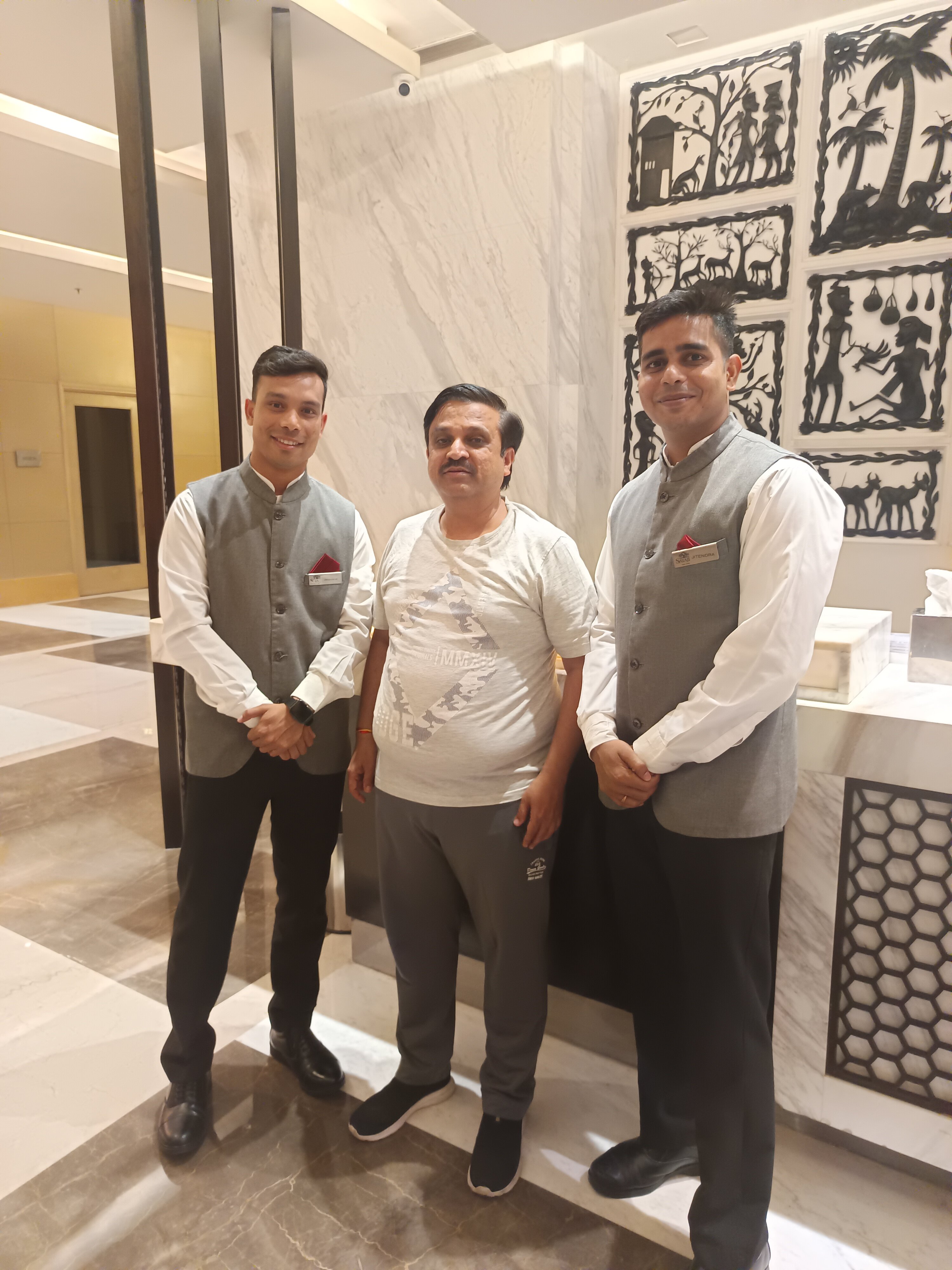 行家点评（肆意行凶势难容，阴正腊月早迎春）猜一准确数字