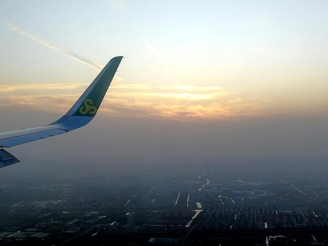 趋势研判（欲钱飞上蓝天空，长城内外尽朝绿）猜一准确生肖