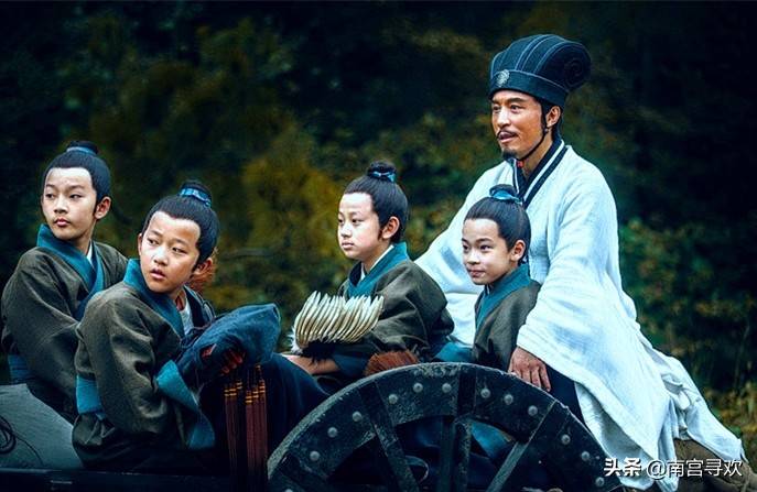 资深分析（不知天意風流處，臘月到來年關近）猜生肖