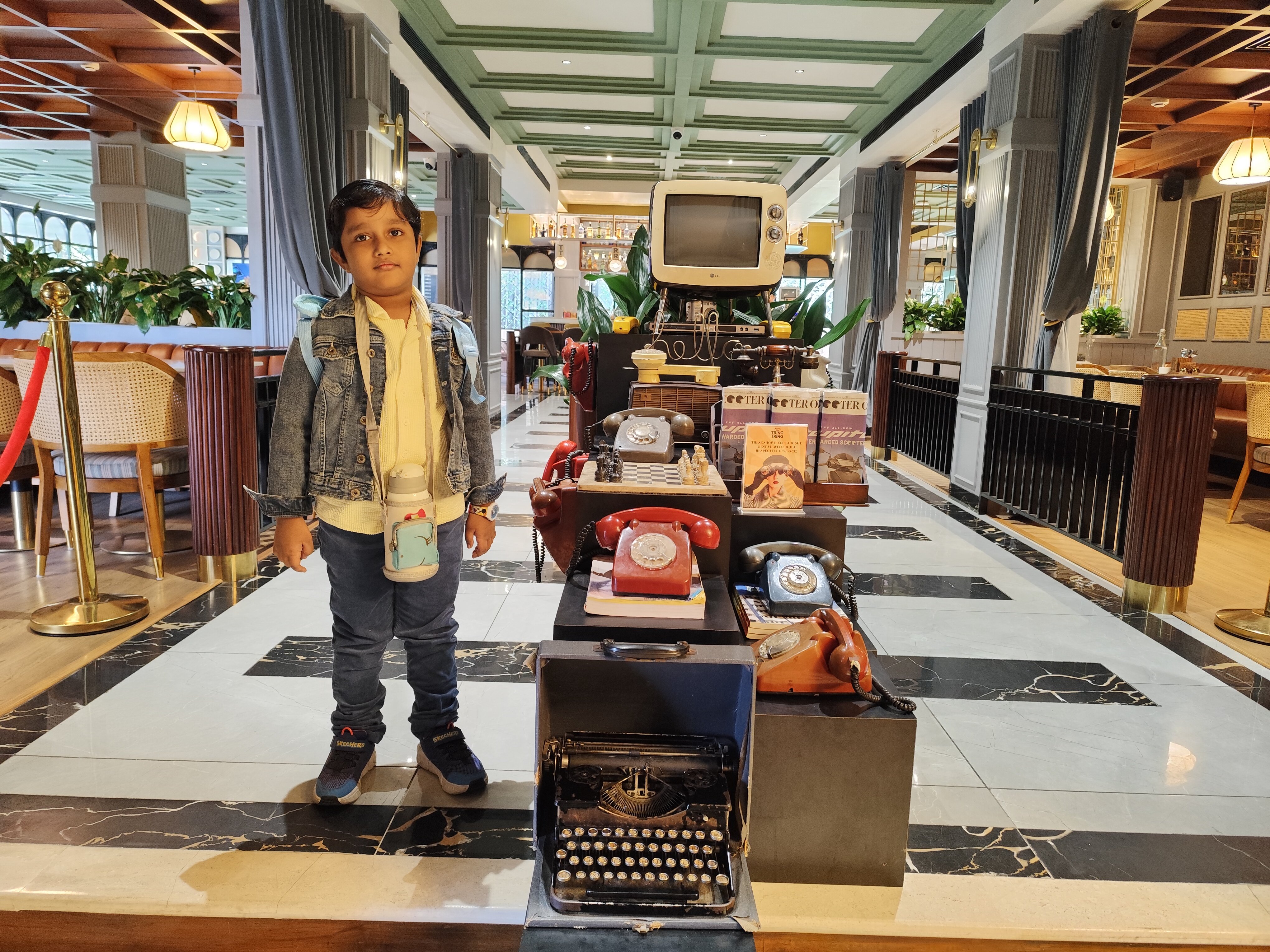 行家点评（肆意行凶势难容，阴正腊月早迎春）猜一准确数字